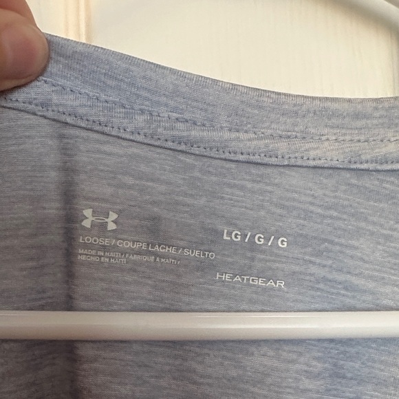 Under Armour women’s Heather Gray V-Neck Tee - Picture 3 of 4